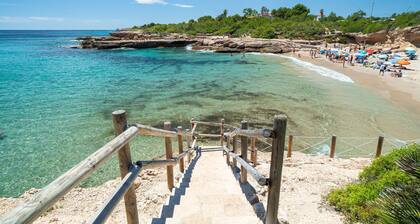 Villa 'Chalet a Pie Cala Forn con Piscina' with Private Pool, Terrace & Wi-Fi