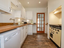 Fridge, dishwasher, toaster, cookware/dishes/utensils