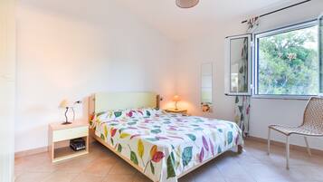 1 bedroom, iron/ironing board, free WiFi