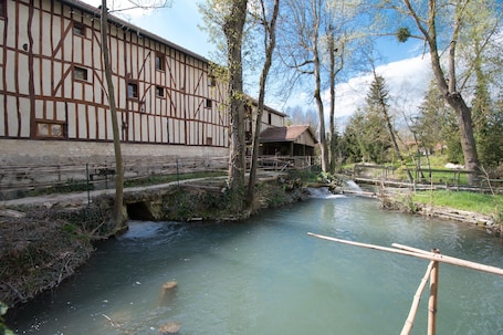 Property grounds. Finca 'Moulin du Ruet' with Garden & Wi-Fi