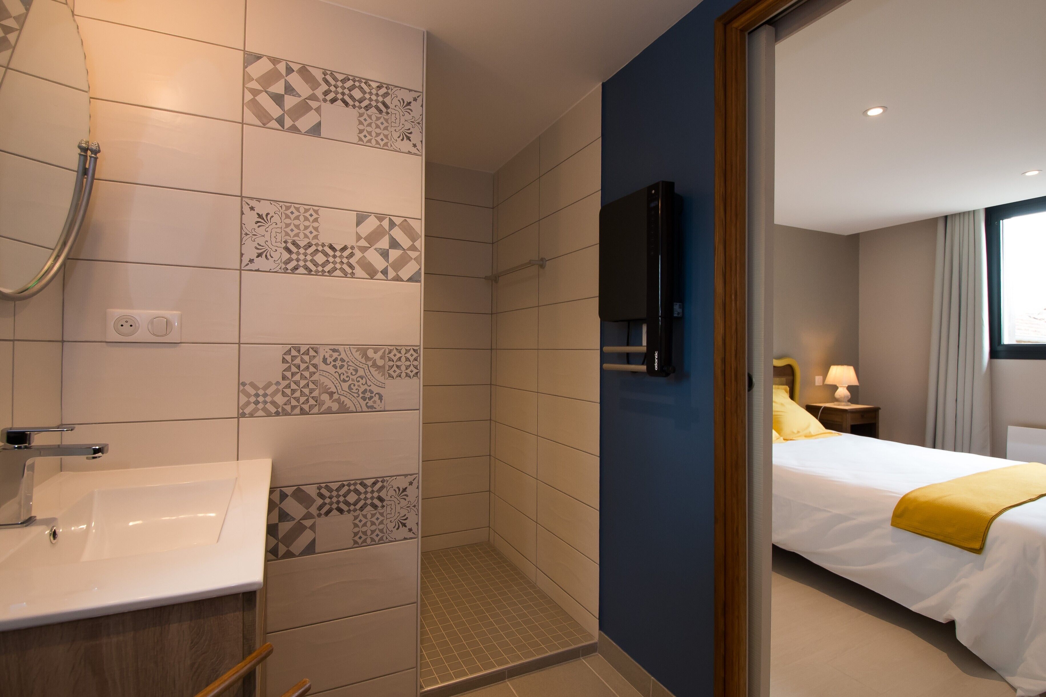 6 chambres, accès au Wi-Fi (inclus), literie fournie