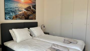 2 bedrooms, iron/ironing board, free WiFi, bed sheets