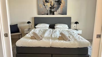 2 chambres, fer et planche à repasser, Wi-Fi gratuit, draps fournis