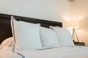 3 bedrooms, desk, iron/ironing board, WiFi