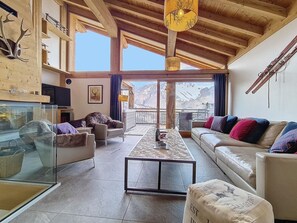 Télévision, cheminée