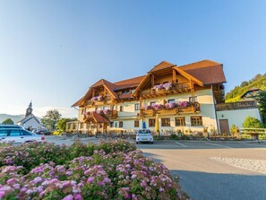 صورة غير مصنفة، 4 من 58، زرّ