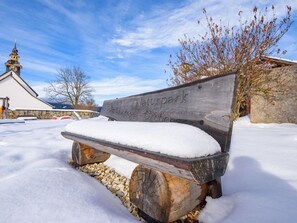 صورة غير مصنفة، 3 من 58، زرّ