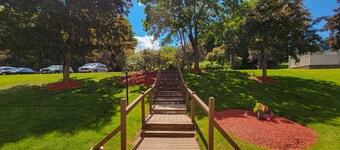 2BR Condo Lake Winnipesaukee Retreat