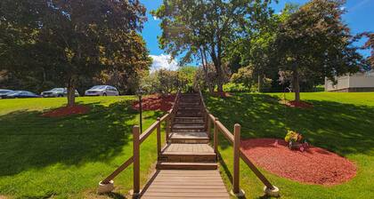 2BR Cozy Escape with Patio, Pool & Nearby Hiking