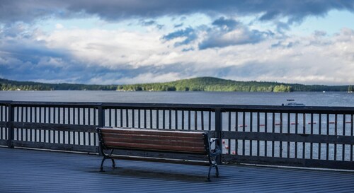 Ground-Floor Lakes Region Getaway | Patio Near Weirs Beach