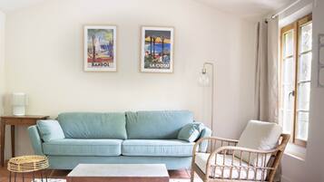 Loft Familial | Coin séjour | Télévision à écran plat de 100 cm avec chaßnes numériques, télévision