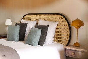 Deluxe Double Room | Premium bedding, free WiFi, bed sheets - Maison Sumiane (Brignoles)