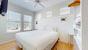 10 bedrooms, free WiFi, bed sheets