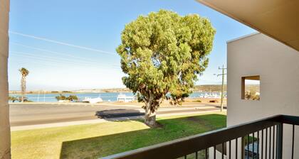 Riverview Holiday Waterfront Apt 14 - 2 Storey - Kalbarri, WA