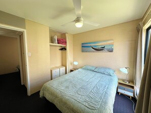 3 bedrooms, WiFi, bed sheets - Riverview Holiday Apartment 17 - Kalbarri WA (KALBARRI)