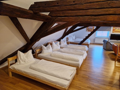 1 habitación, minibar, escritorio y espacio para trabajar con laptop