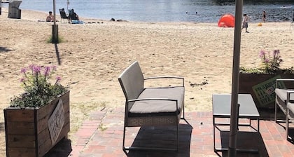 Sehr schöne Ferienwohnung âFalkenhusâmit neuem Anstrich und neuem King Size Bett