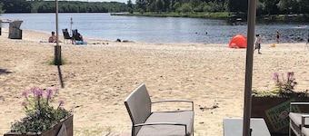 Sehr schöne Ferienwohnung „Falkenhus“mit neuem Anstrich und neuem King Size Bett