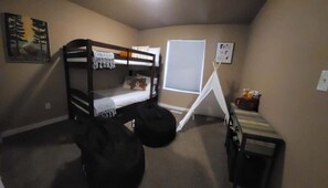 4 bedrooms, iron/ironing board, travel cot, WiFi