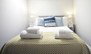 1 bedroom, iron/ironing board, free WiFi, bed sheets - Deluxe 1 bedroom apartment (Harrogate)