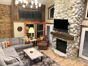 Interior - Mississippi River Winter Wonderland! (Camanche)