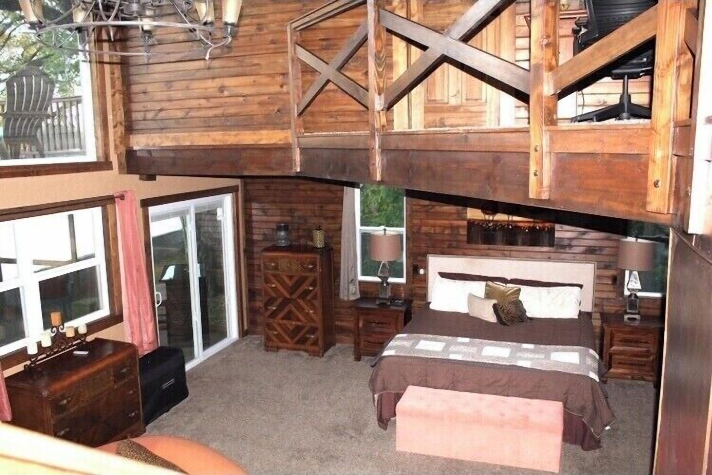 4 habitaciones, escritorio, tabla de planchar con plancha y wifi 