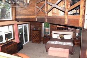 4 Schlafzimmer, Schreibtisch, Bügeleisen/Bügelbrett, WLAN