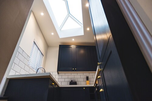 Cosy Cottage | 3 Bedrooms | Beautiful & Modern - Sleeps 6 | 20% Weekly Discount