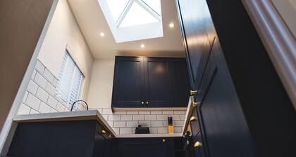 Cosy Cottage | 3 Bedrooms | Beautiful & Modern - Sleeps 6 | 20% Weekly Discount