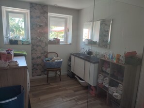 Bathtub - Maison Centre Ville Entièrement Rénovée 140m2 Jaccuzi (Landivisiau)