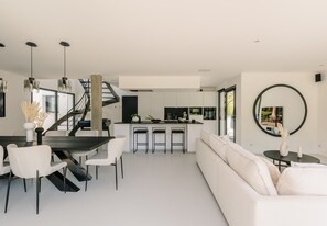 Interior - Villa California - contemporary style in Biarritz (Biarritz)