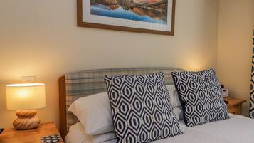 2 bedrooms, individually decorated, individually furnished, free WiFi