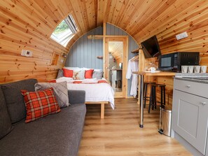 1 bedroom, individually decorated, individually furnished, free WiFi