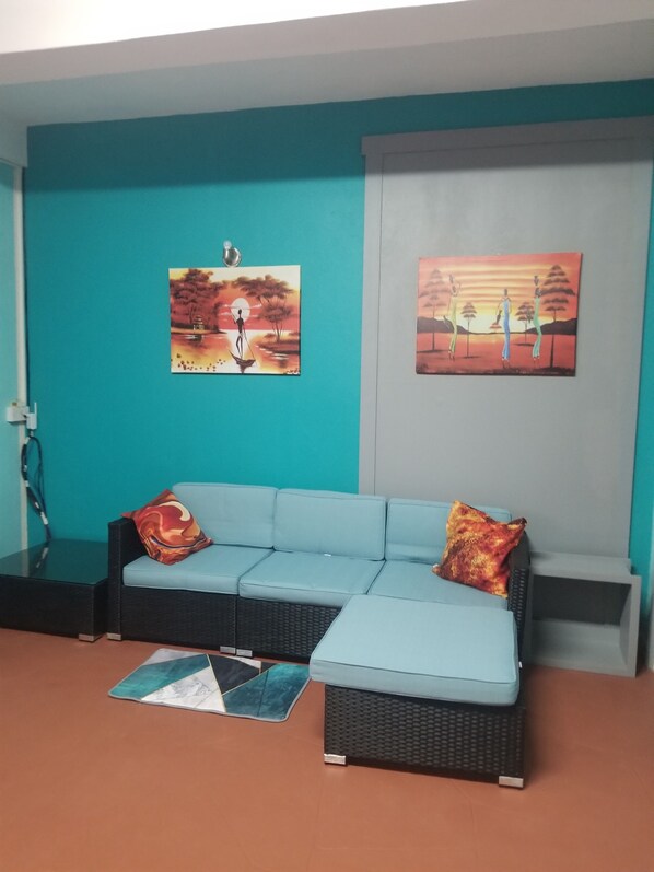 Smart TV - Careffe Suites- Studio unit 2 - 5 mins drive to Rodney Bay village (Monchy)