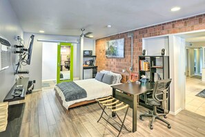 5 chambres, bureau, fer et planche à repasser, accès à Internet