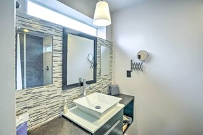 Hair dryer, towels - 1 Mi to Old Town, Scottsdale Stadium! Family Haven (Scottsdale)