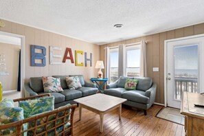 TV - Four Hours and Twenty Minutes / 1121 E Beach Drive (Oak Island)