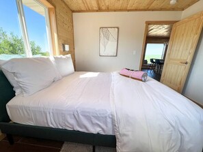 1 bedroom, desk, free WiFi, bed sheets