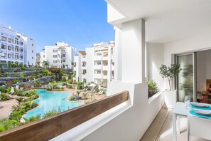 Property grounds - Luxury apartment: air conditioning, swimming pools, heating, gym, fibre optics, garage (Palm-Mar)