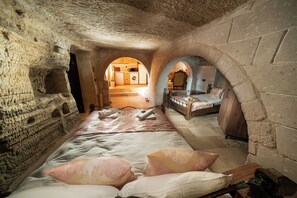 Cave Triple Room | Premium bedding, soundproofing, iron/ironing board, free WiFi - Azalea Terrace Cave Hotel (Nevsehir)