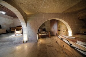 高级开间 | 高档床上用品、隔音、熨斗/熨板、免费 WiFi