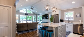 Cozy, lake front cottage