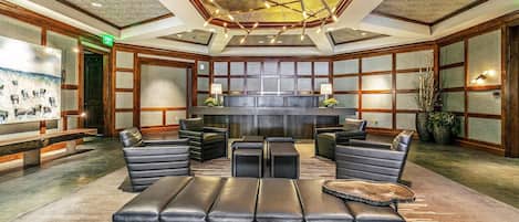 Condo, 3 Bedrooms | Lobby sitting area