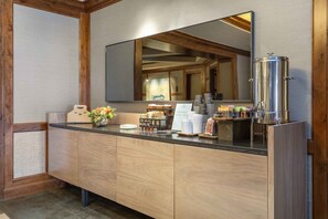 Condo, 3 Bedrooms | Coffee and/or coffee maker