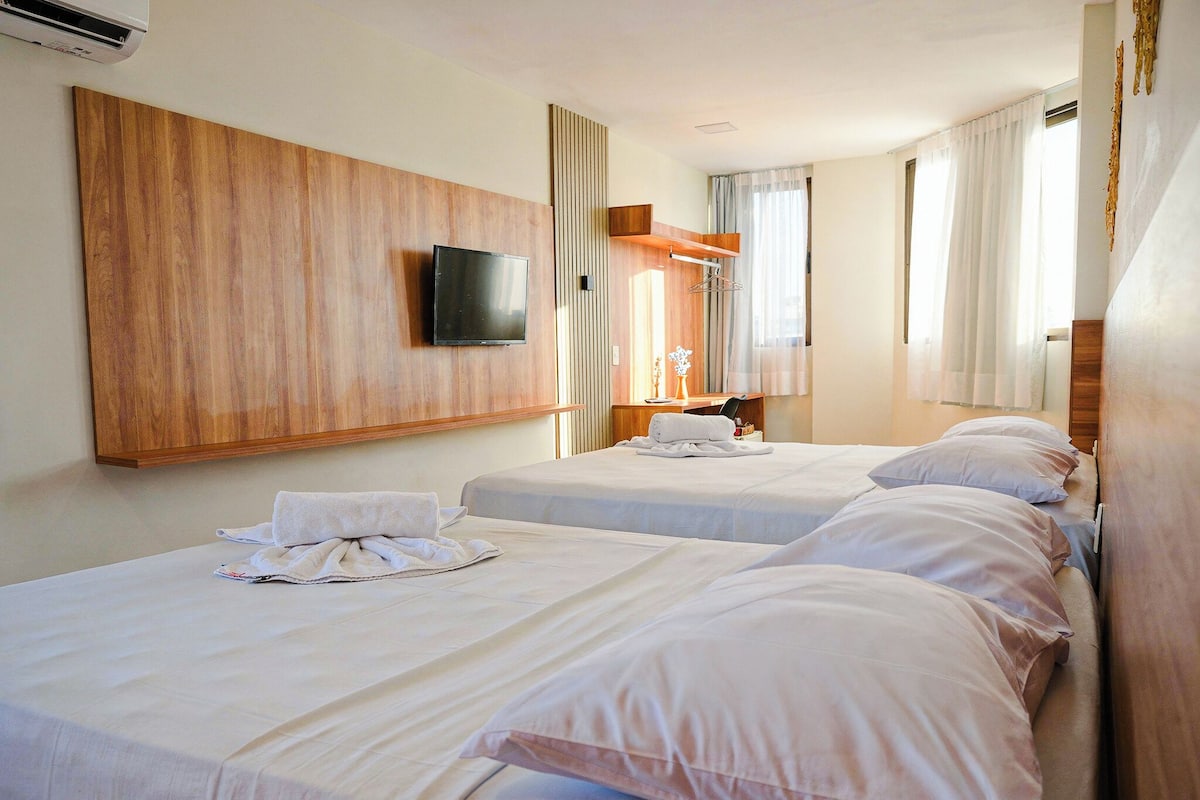 Minibar, wifi gratis y ropa de cama