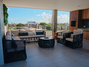 Bar lounge