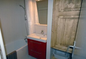 Bathtub