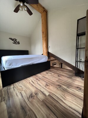 1 habitación, escritorio, tabla de planchar con plancha y wifi gratis 