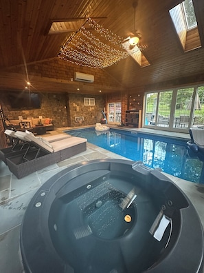 Sisäuima-allas, lämmitetty uima-allas