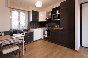 Refrigerador, horno y parrilla de estufa 